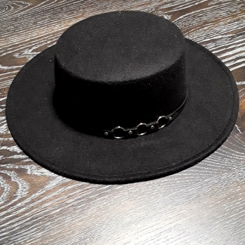Black, large rimmed, round, culture club style hat